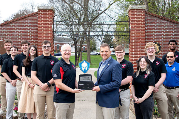 Representation of the achievement named 'UNG cyber students take national title in D.C.'.