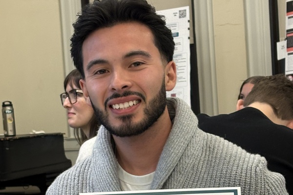Representation of the achievement named 'Saint Recognized for Environmental Justice Research '.