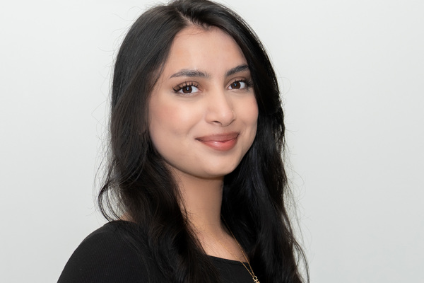 Representation of the achievement named 'Natasha Merchant Set to Speak at East Stroudsburg University Commencement'.