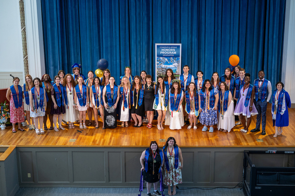 Group shot of students graduating from the SUNY New Paltz Honors Program