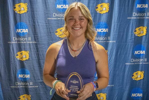 Representation of the achievement named 'Maddy Raveling Receives Performance of the Year Award'.