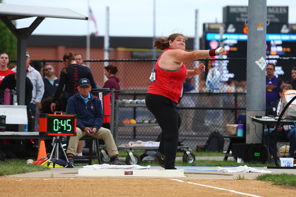 Kayla Braun throwing the shot put on Friday in La Crosse, Wisconsin (Photo courtesy of D3Photography.com)