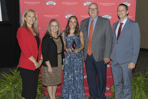 Representation of the achievement named 'Ellie Wentworth Earns Outstanding Senior Sciences Award at VSU'.