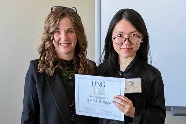Representation of the achievement named 'UNG students earn awards at Annual Research Conference'.