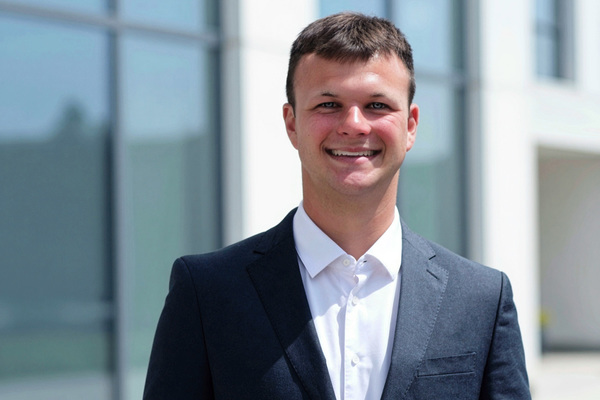 Representation of the achievement named 'PennWest marketing major prepares for future leadership through Community Bank internship'.