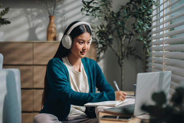 New York Tech has launched online undergraduate business programs for adult learners and degree completers.Students can enroll now to begin this fall.    