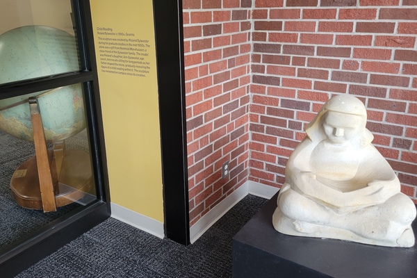 Child_Reading_Sculpture.jpg