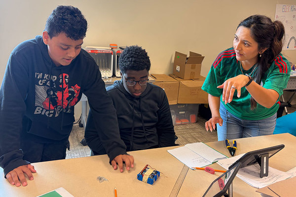 Representation of the achievement named 'UNG pre-service teachers assist with Summer Scholars STEM Institute'.