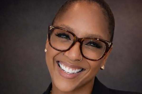 Jamilla Fort ’12 of Elmsford, N.Y., was honored with the Dr. Lonel Woods Peace and Love Award from the Julia E. Crane Alumni Association at SUNY Potsdam’s Reunion 2026.