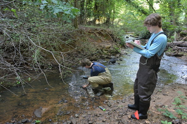 Representation of the achievement named 'Students conduct research with help of Biology Excellence Fund'.
