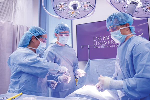 DMU students in the Surgery Lab.