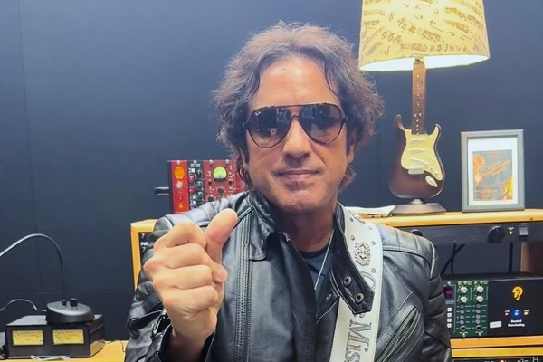 Steve Azar at the DMI during a recent visit to campus.