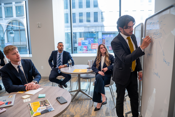 The new Adelphi Entrepreneur Experience connects aspiring entrepreneurs with the New York area’s business and innovation scene. 