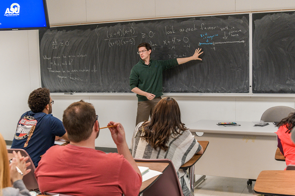 Dr. Simon Pfeil teaching an Angelo State mathematics class