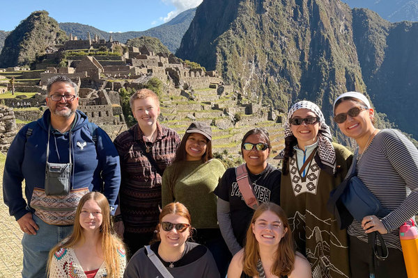 Representation of the achievement named 'UNG students sharpen skills on Peru study abroad'.