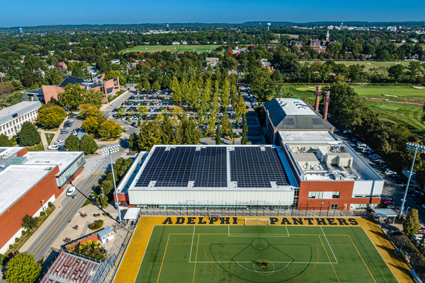Adelphi University’s new 295 kW rooftop solar system at its Center for Recreation and Sports in Garden City, NY, is now energized. The project is expected to generate approximately 370,000 kWh of renewable electricity annually.