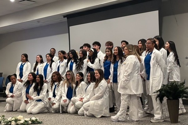 Representation of the achievement named 'Nursing Students Receive White Coats '.