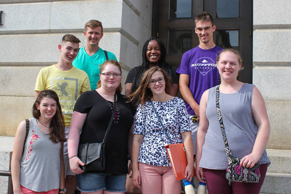 Representation of the achievement named 'Internship and Cross Cultural Semester in Washington Community Scholars Center'.