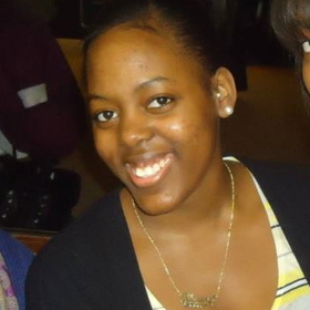 Shianne Washington’s headshot.