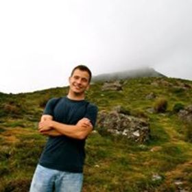 Ian McClellan’s headshot.