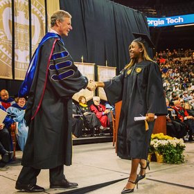 Erica Thompson’s headshot.