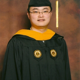 Longfeng Wang’s headshot.