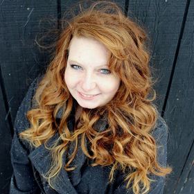 Maggie Balles’ headshot.
