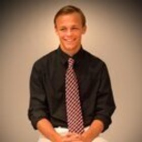 Aaron Cross’ headshot.