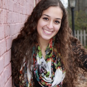 Lindsay Dahora’s headshot.