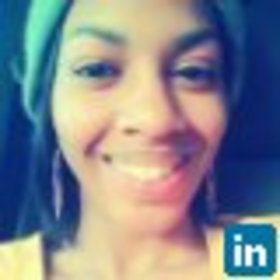 Elizabeth Avent’s headshot.