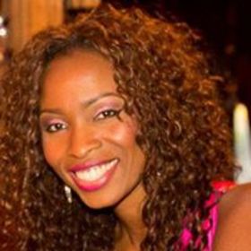 Dawn Thompson’s headshot.