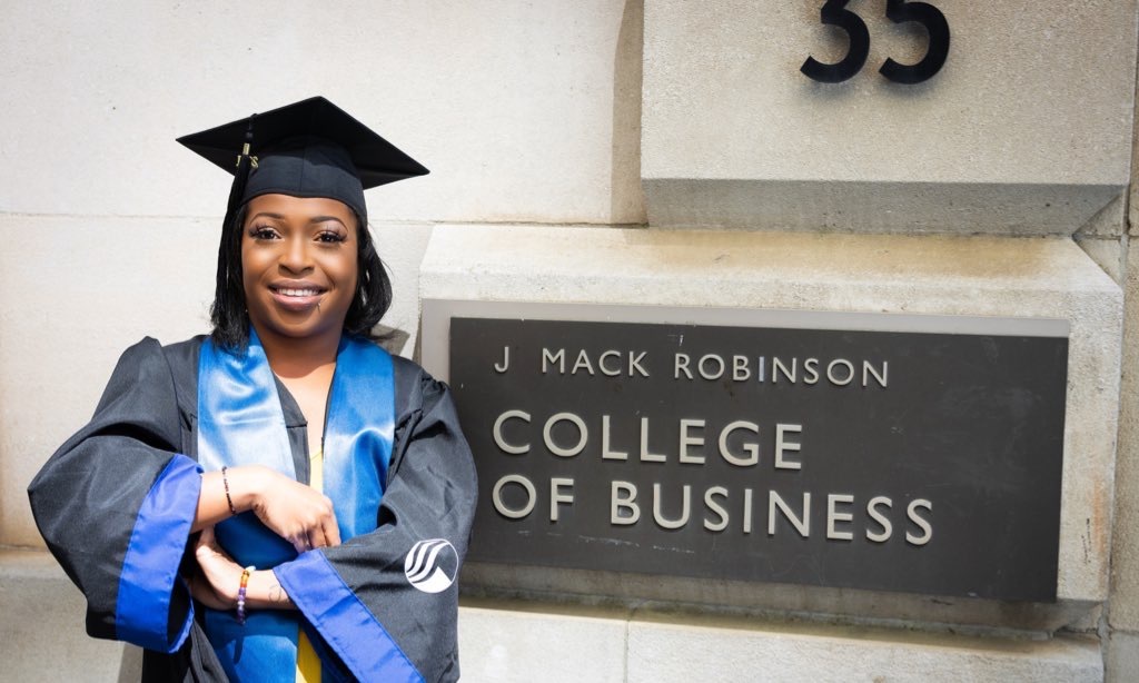 Placeholder headshot for Calina Williams.