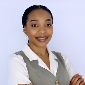 Ca'Rinthya Johnson’s headshot.