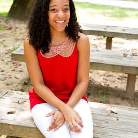 Madeleine Elliott’s headshot.