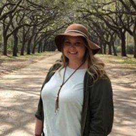 Lauren Thompson’s headshot.