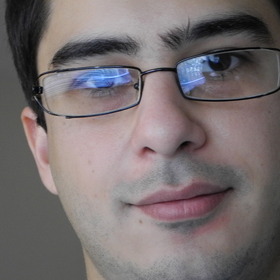 Peyman Firouzi Naeim’s headshot.