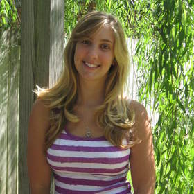 Rachel Adams’ headshot.