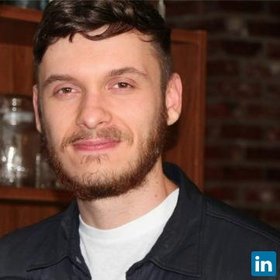 Peter Polack’s headshot.