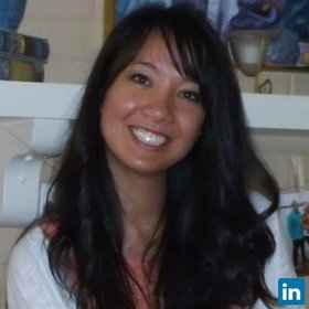 Lindsay Arnold’s headshot.