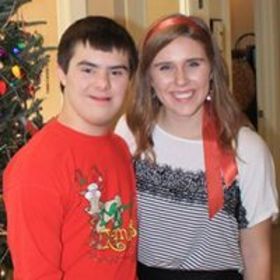 Lindsey Bush’s headshot.