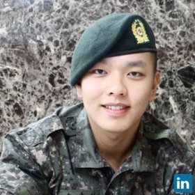 Yoon Seok Sohn’s headshot.