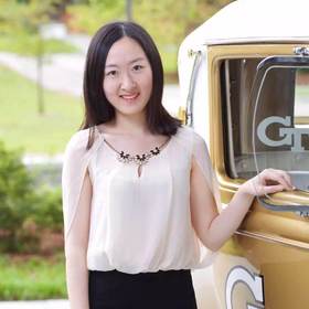 Zhonghui(Claire) Hu’s headshot.