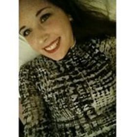 Lucy Nix’s headshot.