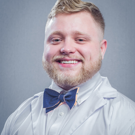 Zackery Davison’s headshot.