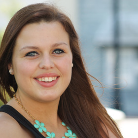 Shelby Rakestraw’s headshot.