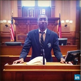 Michael Straw’s headshot.