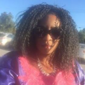 Ella Freitas’ headshot.