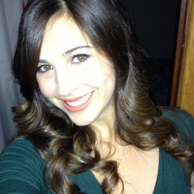 Luana Andrade’s headshot.