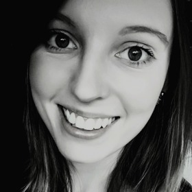 Elizabeth Johnston’s headshot.