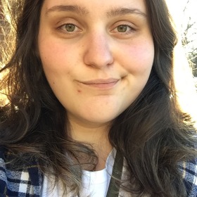 Amelia Melas’ headshot.